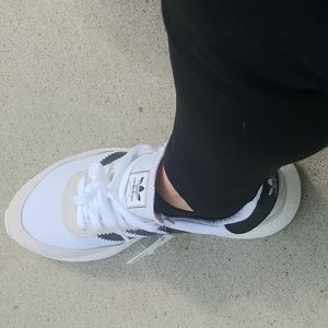 🖤Adidas kicks🖤